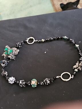 Elegant Black and Emerald Beaded Women's Necklace